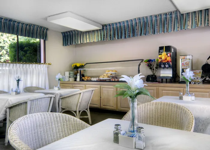Days Inn & Suites By Wyndham Mountain View