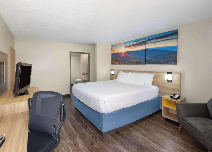 Days Inn By Wyndham Oak Grove/Ft. Campbell