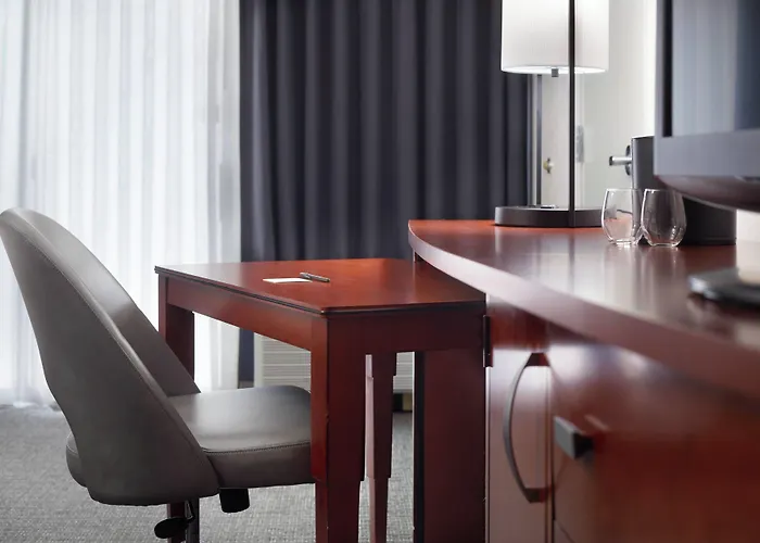 Courtyard By Marriott Raleigh Midtown