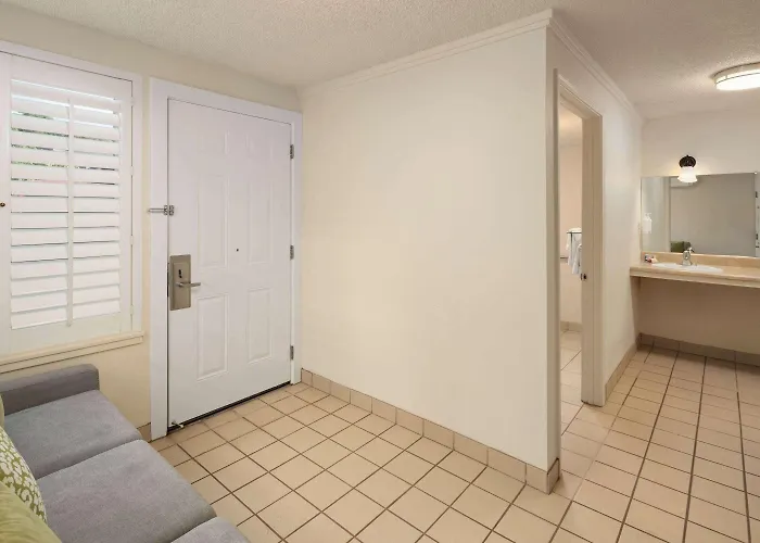 Days Inn By Wyndham Maui Oceanfront