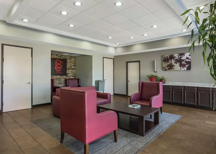 Red Roof Inn & Suites Statesboro - University