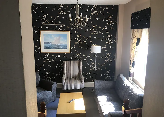 New Holmwood Hotel