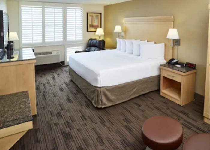 Livinn Hotel St Paul East / Maplewood