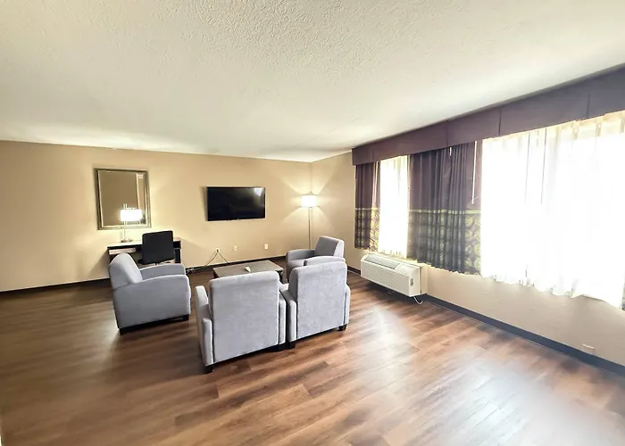 Super 8 By Wyndham Harrison Oh