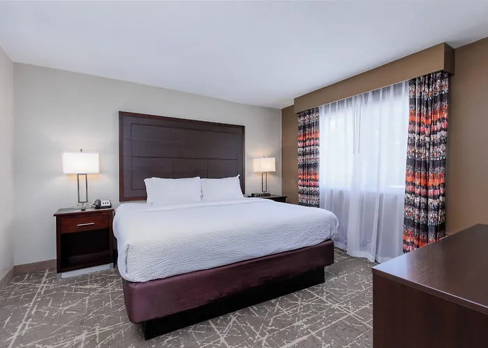 Orangewood Inn & Suites Kansas City Airport