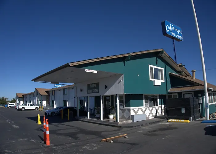 Nampa Inn & Suites