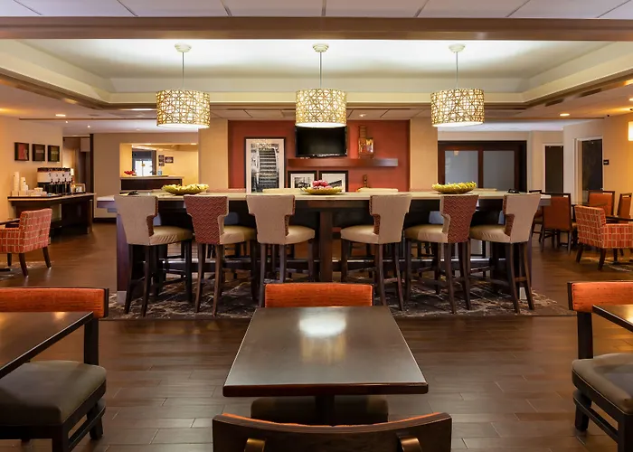 Hampton Inn Charleston-Southridge