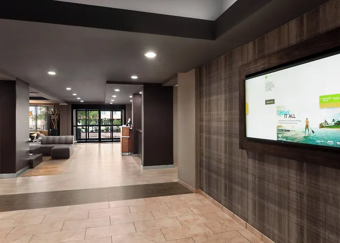 Courtyard By Marriott Tulsa Central
