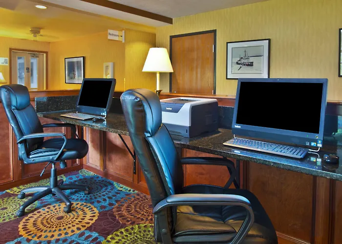 Holiday Inn Express Mackinaw City By Ihg