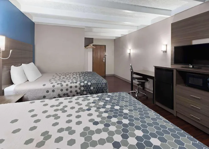 Baymont By Wyndham Bay City