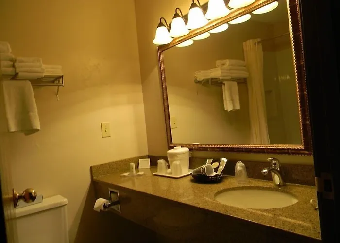 Boarders Inn & Suites By Cobblestone Hotels - Munising