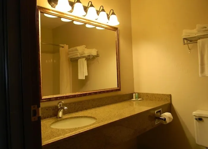 Boarders Inn & Suites By Cobblestone Hotels - Munising