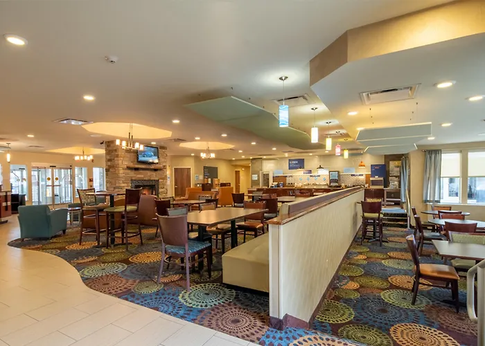 Holiday Inn Express Hotel & Suites Pittsburgh Airport By Ihg