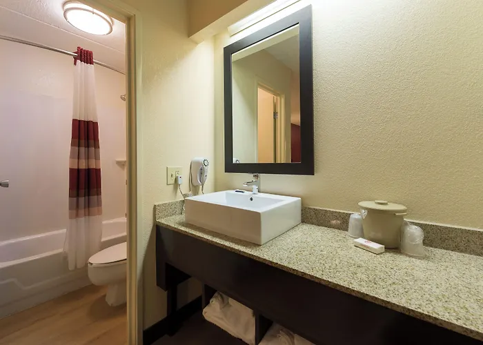 Red Roof Inn Plus+ University At Buffalo - Amherst
