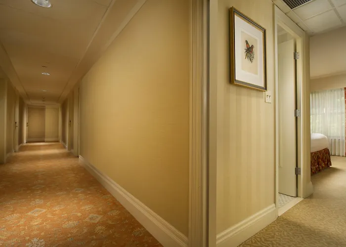Mayflower Park Hotel