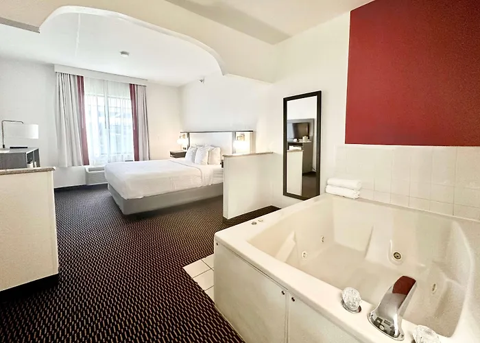 Ramada By Wyndham Columbia