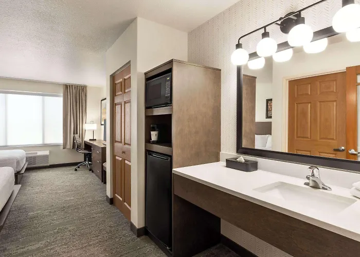 Days Inn & Suites By Wyndham Bozeman