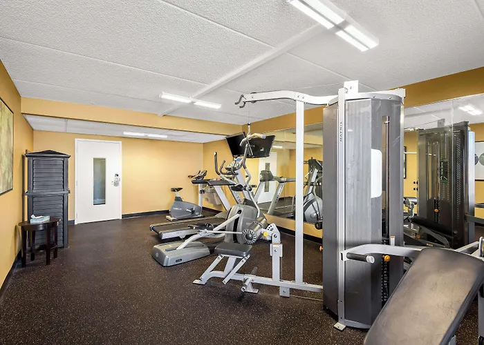 Best Western Luxbury Inn Fort Wayne