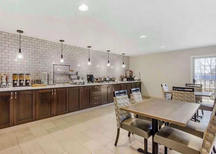 Best Western Plus Grand Manor Inn
