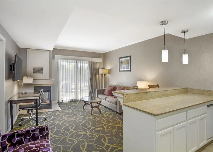 Best Western Plus Dixon Davis