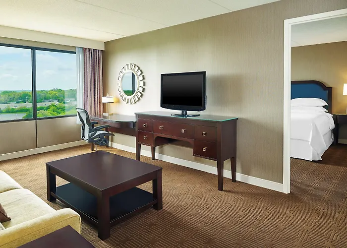 Sheraton Lisle Naperville Hotel