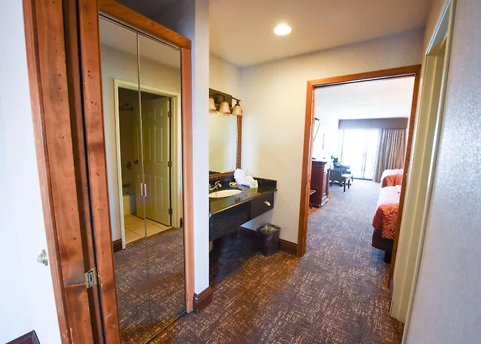 Best Western Plus Dockside Waterfront Inn