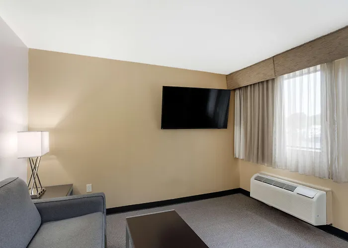 Best Western Plus Reading Inn & Suites