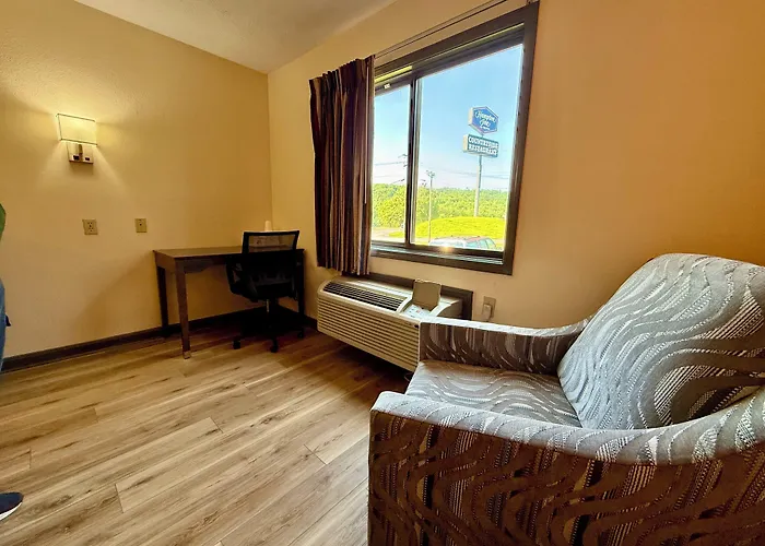 Super 8 By Wyndham Hillsville