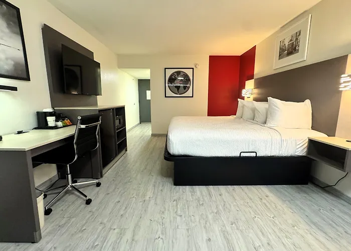 Ramada By Wyndham Tuscaloosa