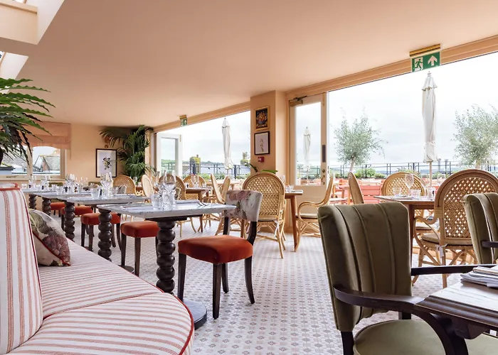 The White Hart - A Heartwood Inn