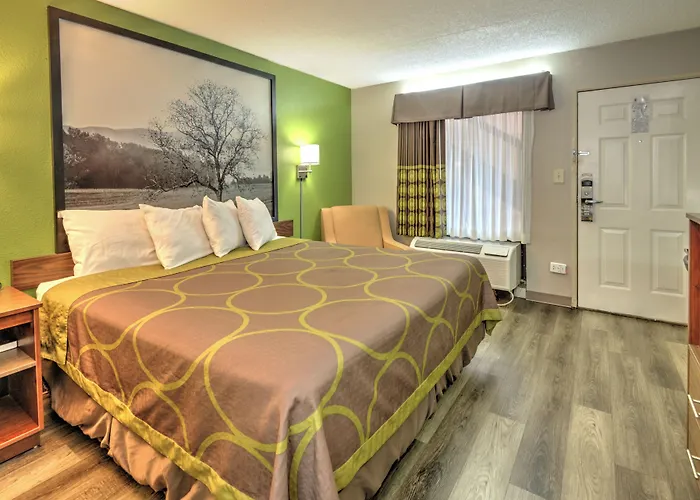 Super 8 By Wyndham Knoxville West/Farragut