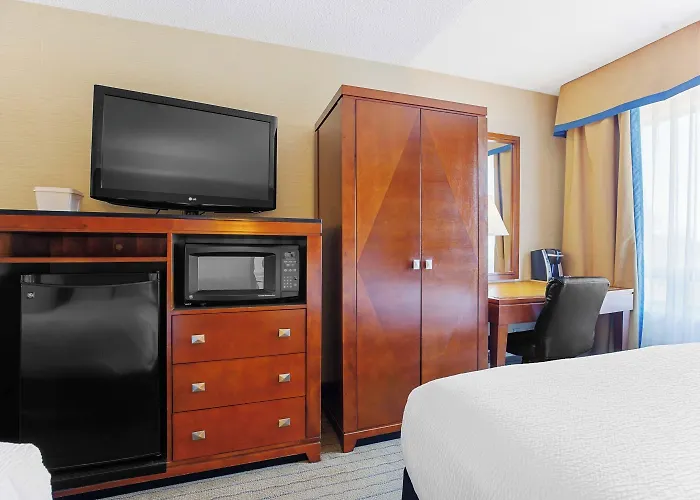 Sandman Hotel & Suites London Downtown