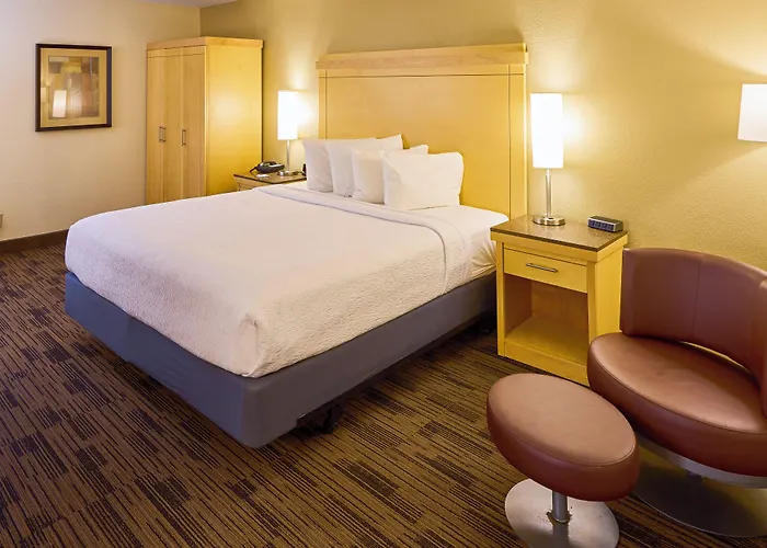Livinn Hotel Minneapolis South / Burnsville