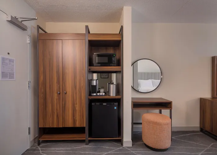 Holiday Inn Express & Suites Charleston Dwtn - Medical Ctr By Ihg