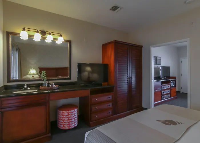 Oxford Suites Pismo Beach