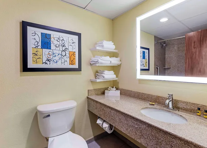 Best Western Plus North Shore Hotel