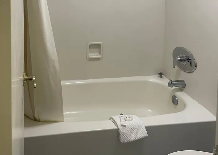 Quality Inn & Suites Tuscaloosa Near University
