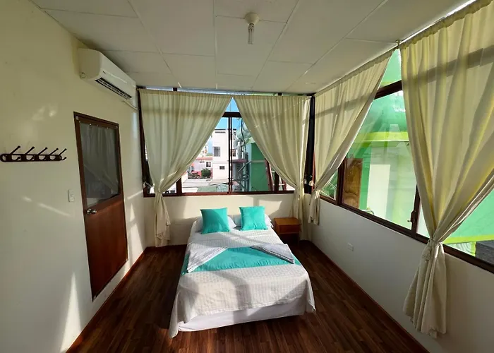 Hostal Casa Edén
