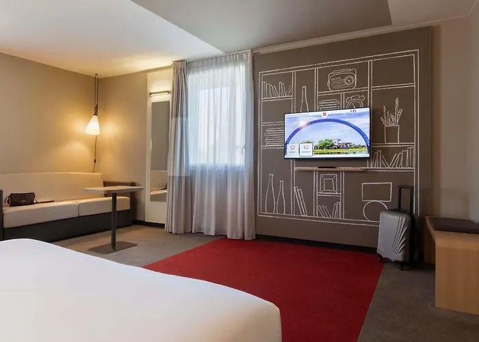 Ibis Saint Quentin En Yvelines - Velodrome