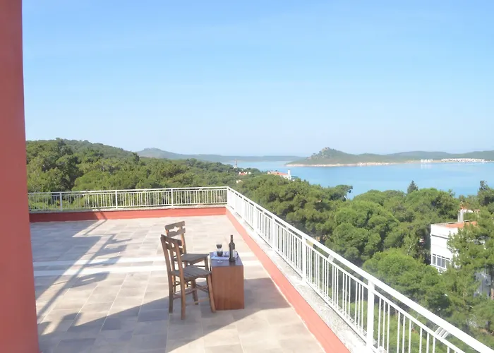 Tunc Hotel