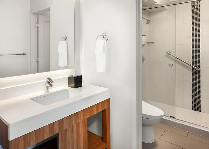 Hyatt Place Waikiki Beach