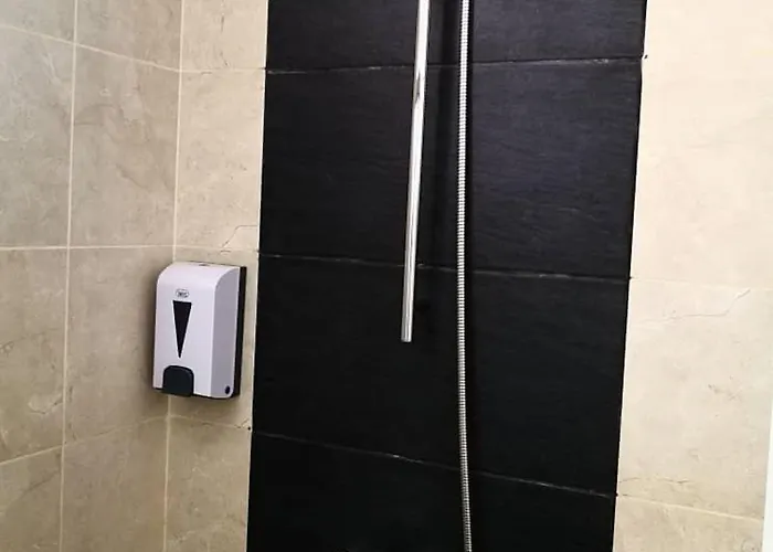 Walk In Hotel