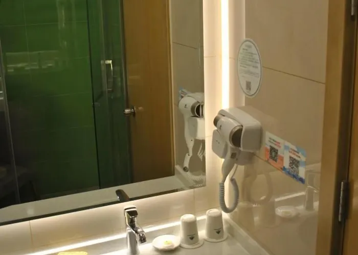 Greentree Inn Heze Changcheng Road Tianhua E-Commerce Logistics Park Express Hotel