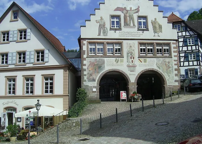 Hotel-Gasthof Zum Weyssen Roessle