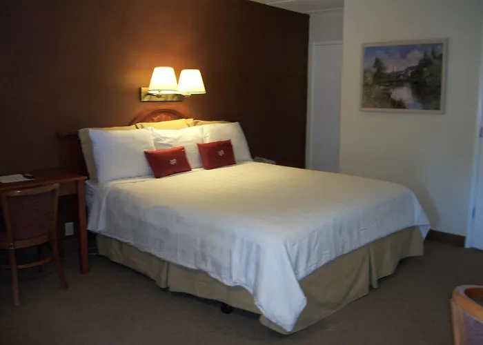 Camino Inn & Suites