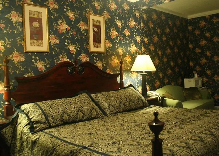 The Yankee Pedlar Inn