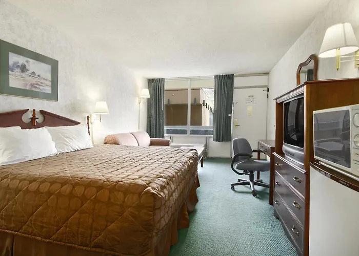 Ramada By Wyndham Roanoke
