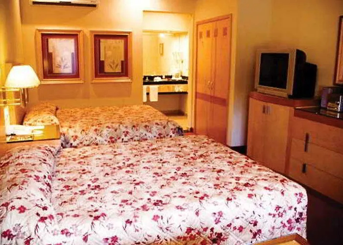 Hotel Plaza Las Quintas
