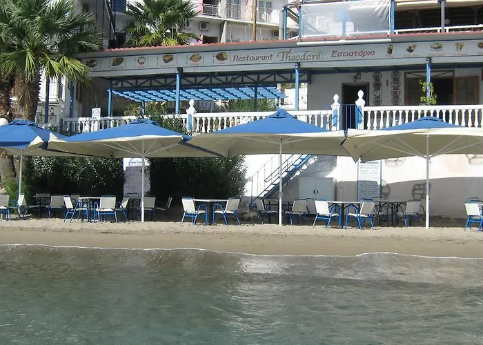 Oasis Hotel Theodoros & Litsa Galaris