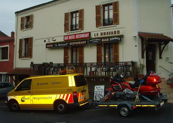 Le Bravard